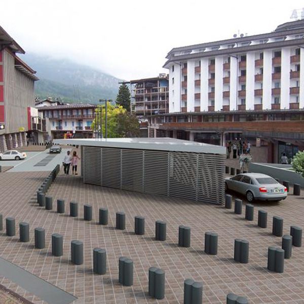 2011, un parcheggio sotto a piazza largo poste